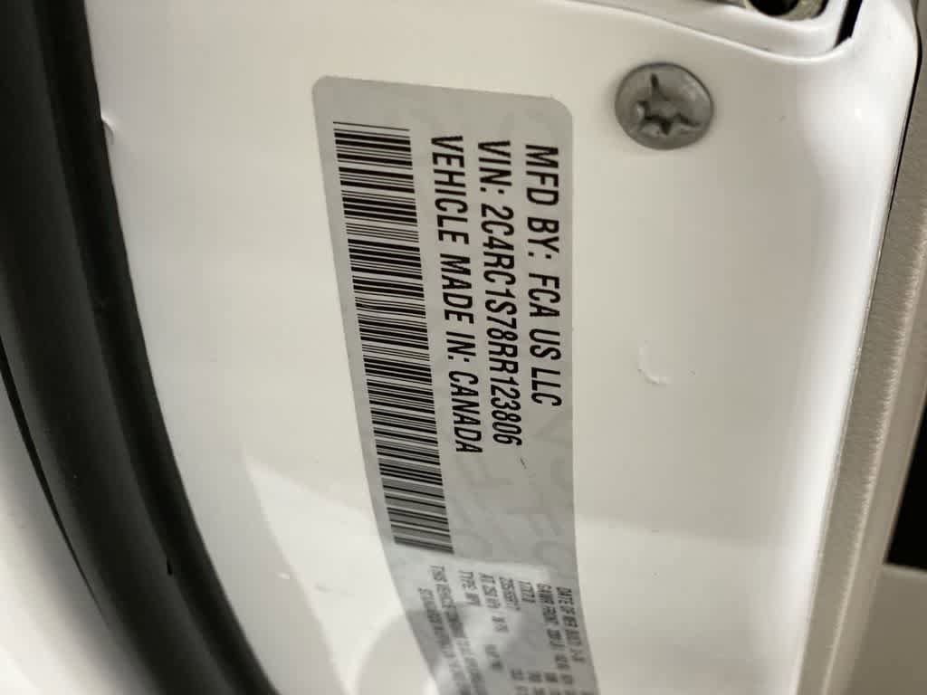 Used 2024 Chrysler Pacifica Select image 30
