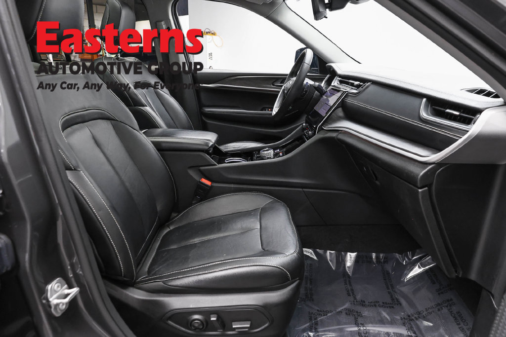 Used 2023 Jeep Grand Cherokee Limited AWD/4WD image 28
