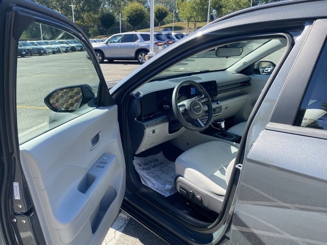 Used 2025 Hyundai Kona SEL image 14