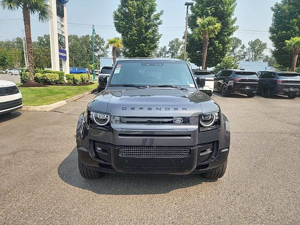 New 2026 Land Rover Defender 130 X-Dynamic SE AWD/4WD image 9