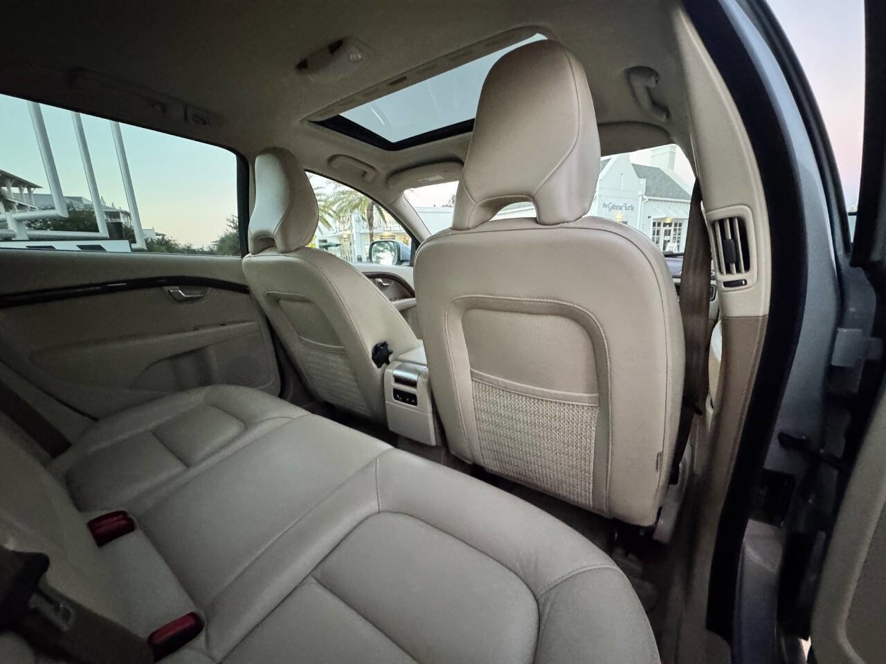 Used 2013 Volvo XC70 3.2 image 17