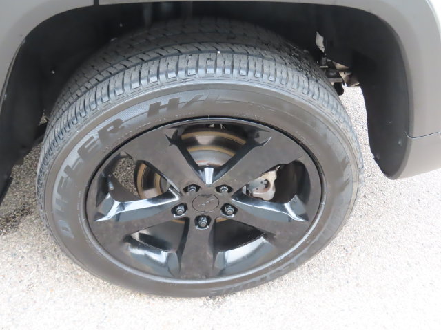 Used 2023 Jeep Grand Cherokee Altitude AWD/4WD image 16