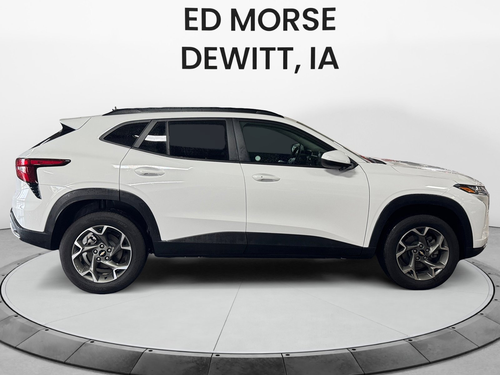 Used 2025 Chevrolet Trax LT w/ LT Convenience Package image 6