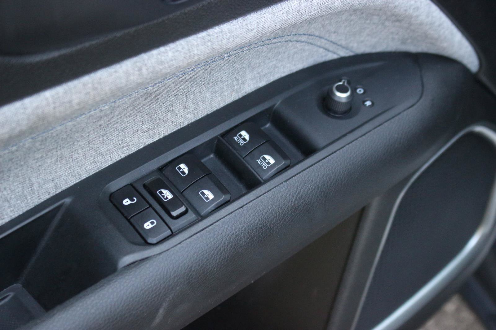 Used 2024 Jeep Compass Latitude AWD/4WD image 13