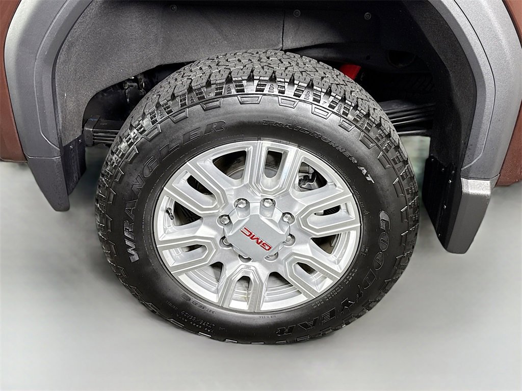 Used 2024 GMC Sierra 2500 SLT w/ SLT Premium Package image 37