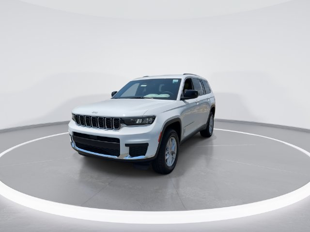 Used 2025 Jeep Grand Cherokee L Laredo RWD image 3