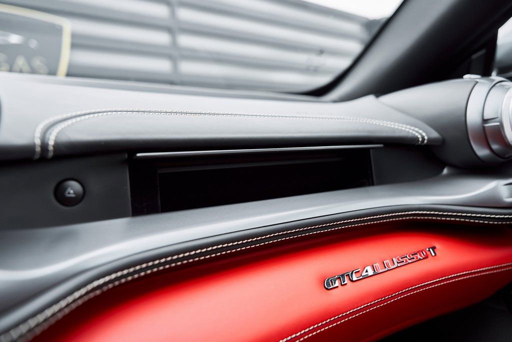 Used 2020 Ferrari GTC4Lusso T RWD image 79