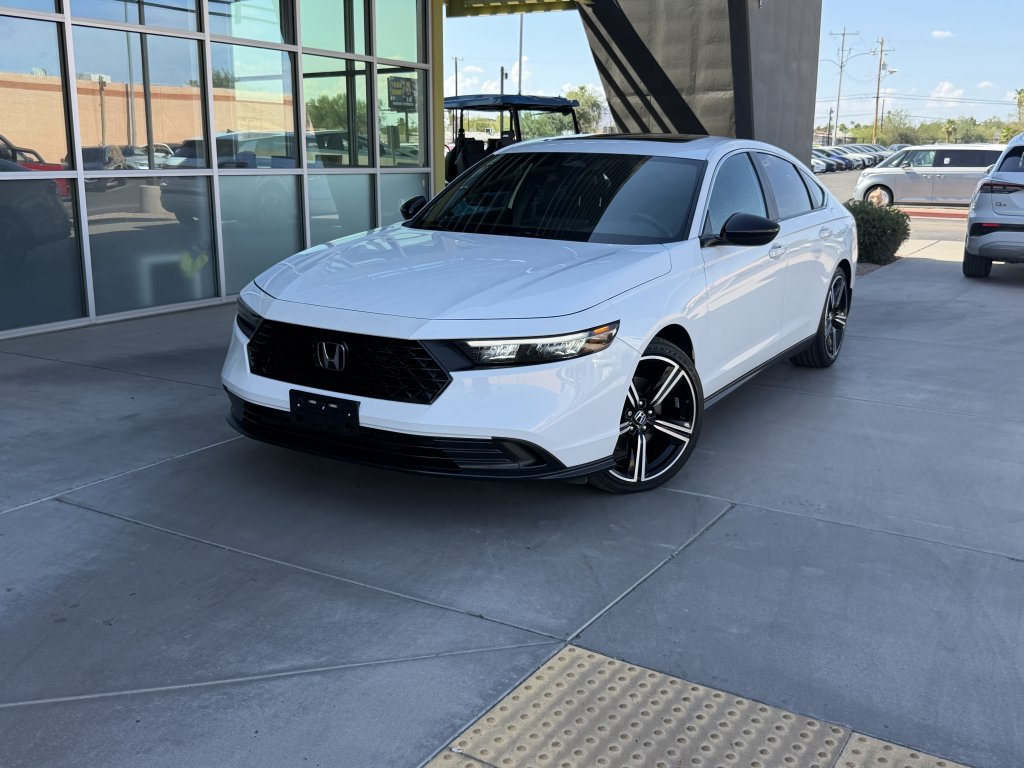 Used 2023 Honda Accord Sport image 2
