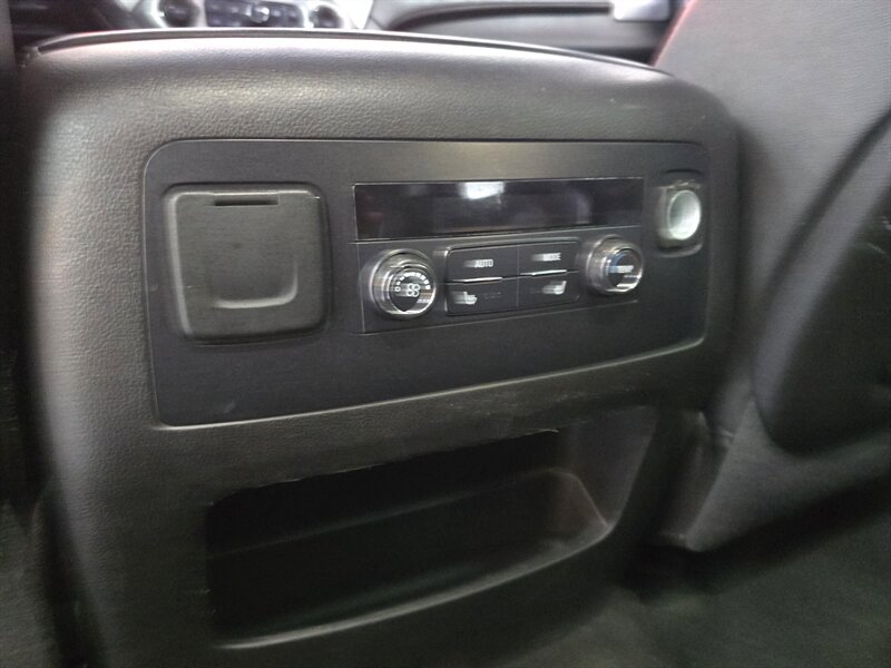 Used 2016 GMC Yukon SLT image 36