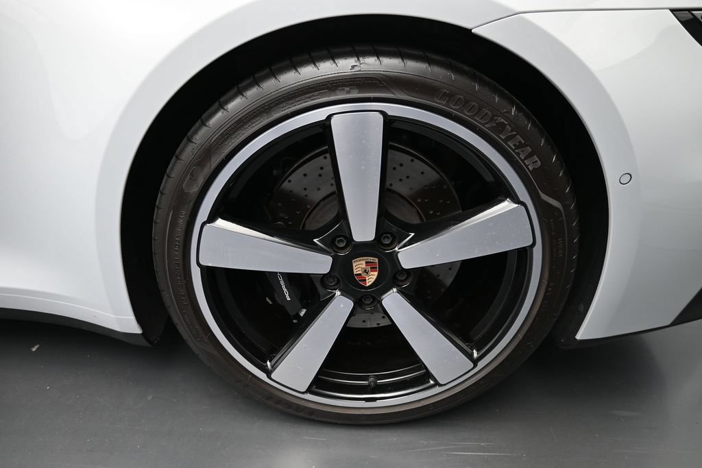 Certified 2025 Porsche 911 Carrera S RWD image 26