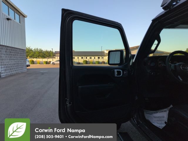 Used 2024 Jeep Wrangler Unlimited Rubicon AWD/4WD image 10