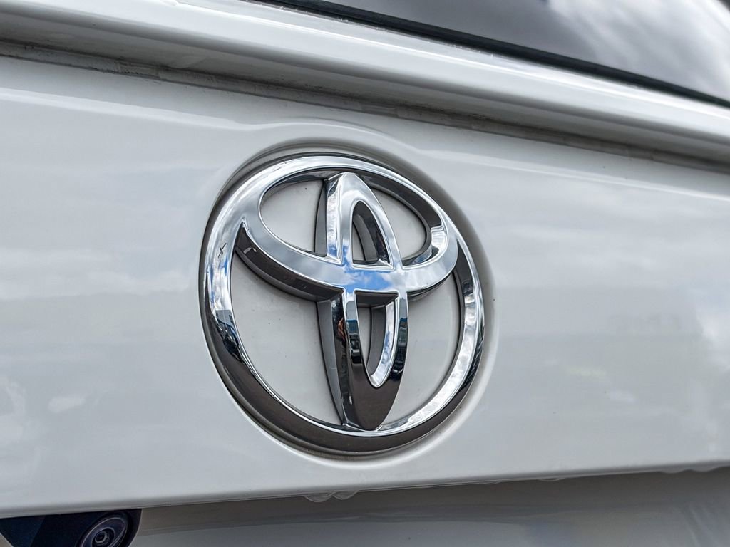 Used 2023 Toyota RAV4 LE AWD/4WD image 10