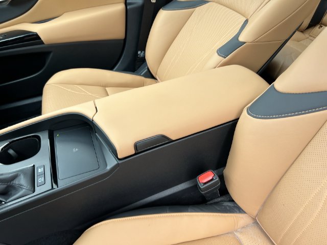 Certified 2025 Lexus ES 300h w/ Luxury Package FWD image 19