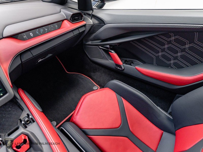 Used 2025 Lamborghini Revuelto AWD/4WD image 12