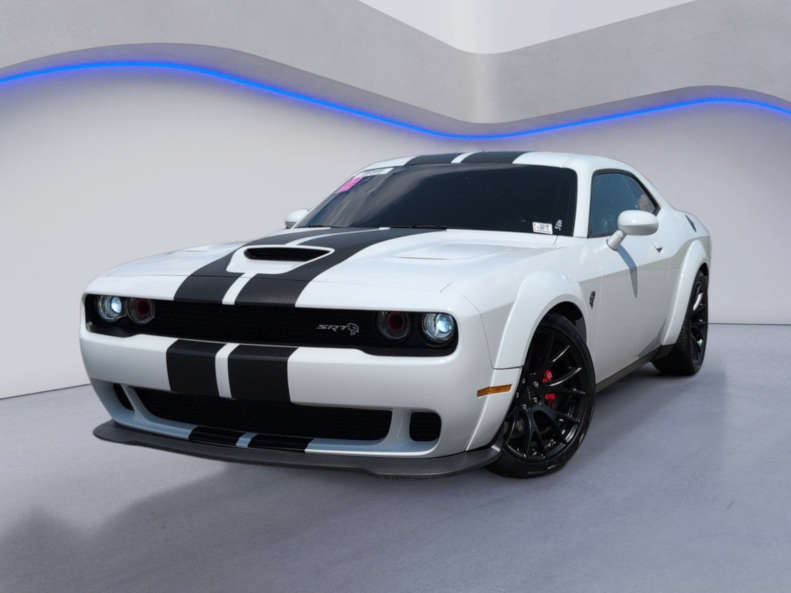 Used 2016 Dodge Challenger SRT Hellcat RWD image 2