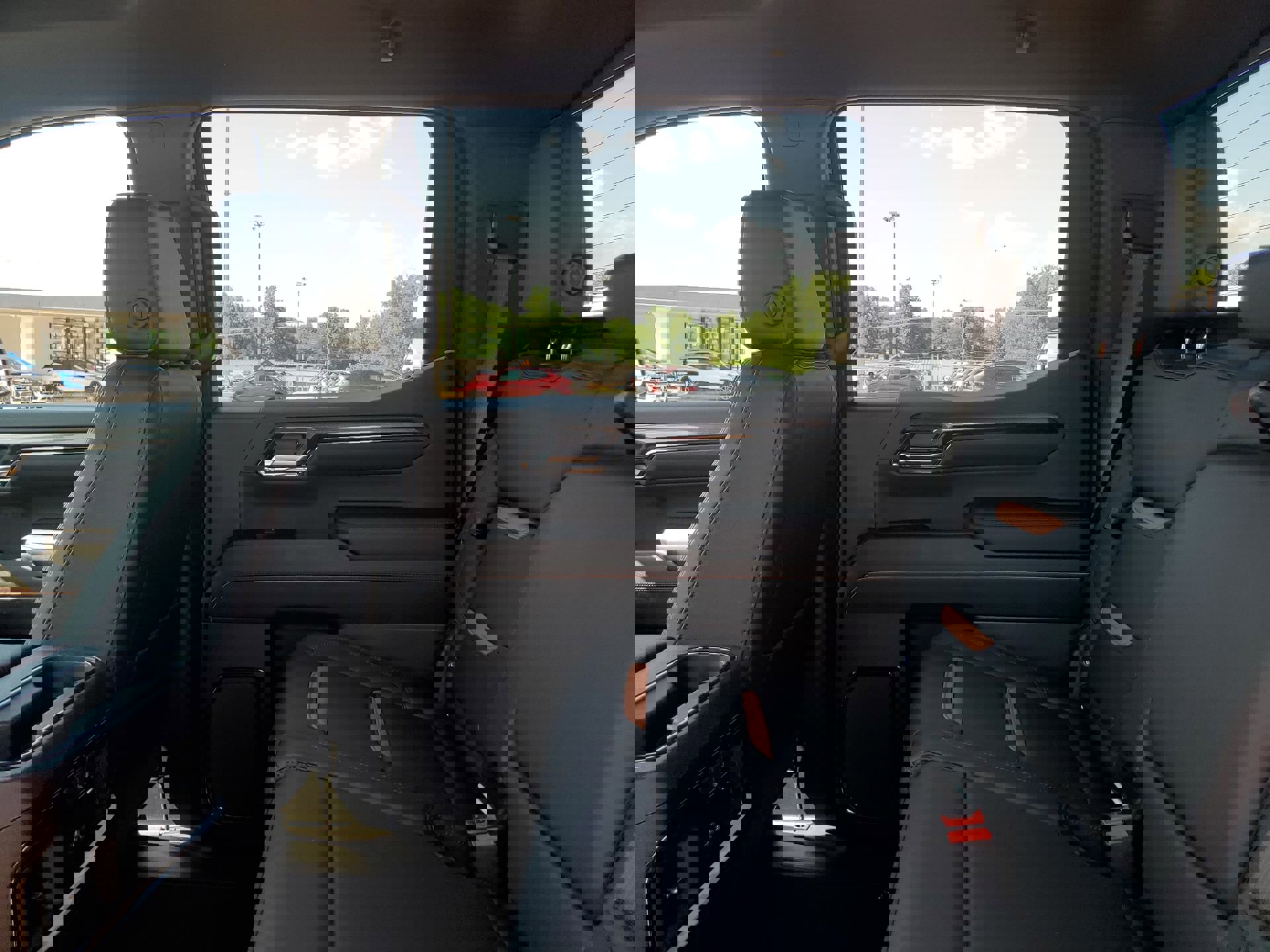 Used 2024 GMC Sierra 1500 AT4 w/ Technology Package image 31