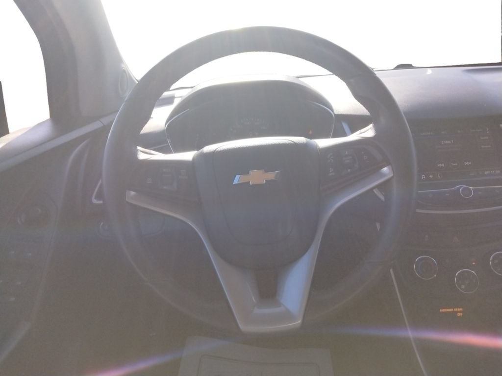 Used 2022 Chevrolet Trax LT w/ LT Convenience Package AWD/4WD image 12