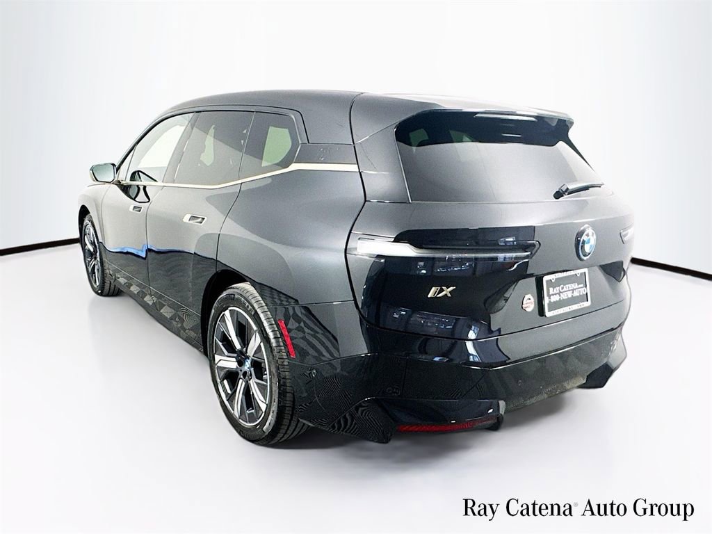 Used 2023 BMW iX xDrive50 w/ Sport Package AWD/4WD image 14
