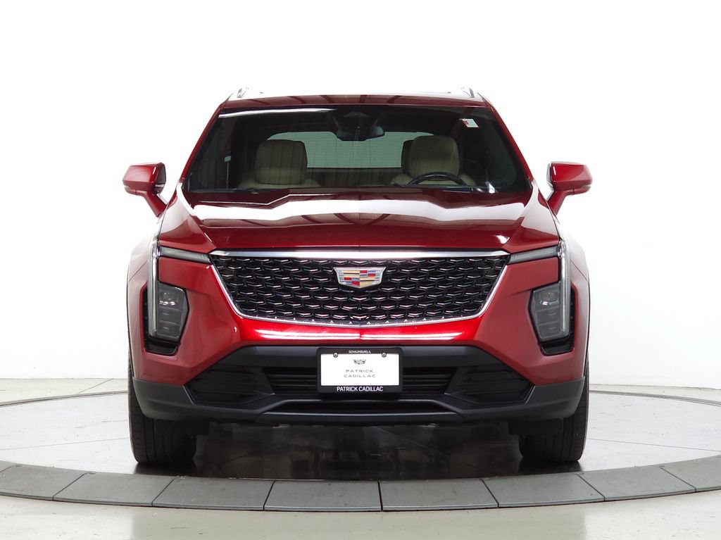 Certified 2024 Cadillac XT4 Luxury w/ Cold Weather Package AWD/4WD image 11