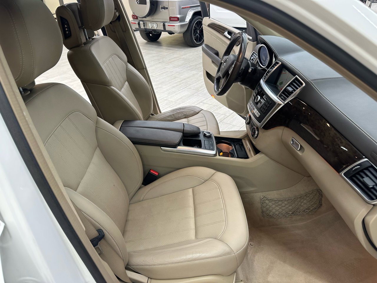 Used 2016 Mercedes-Benz GL 450 4MATIC w/ Premium I Package image 47