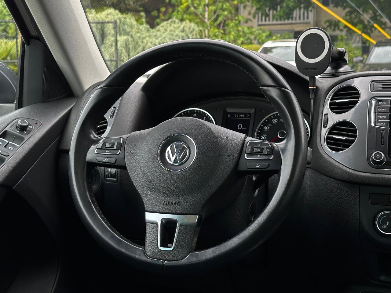 Used 2016 Volkswagen Tiguan SE AWD/4WD image 22
