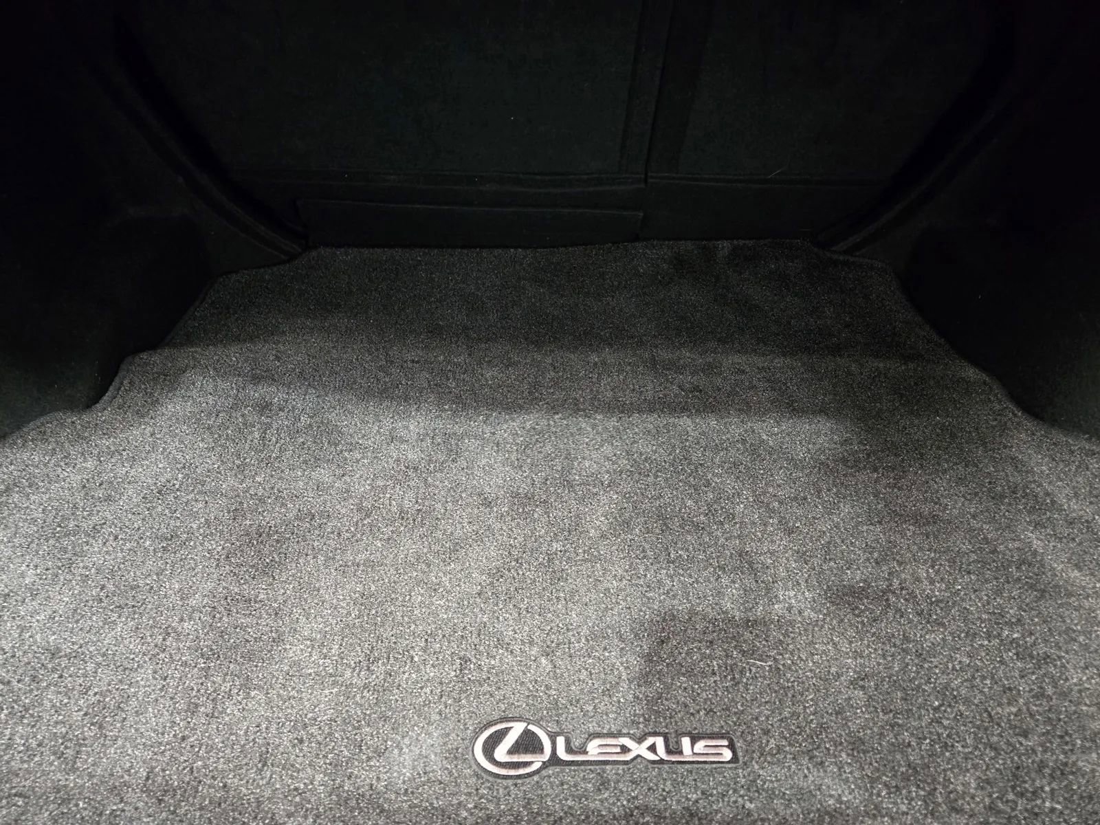 Used 2016 Lexus RC 200t RWD image 9