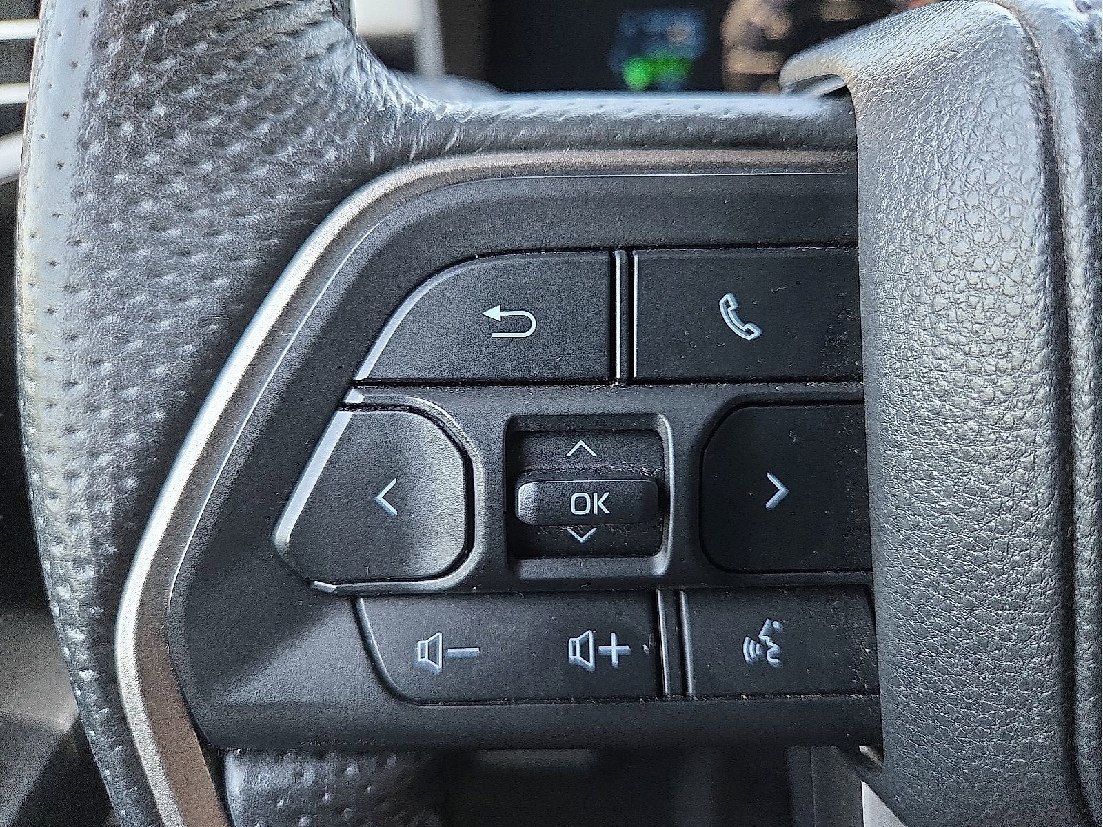 Used 2025 Toyota Sequoia SR5 AWD/4WD image 20