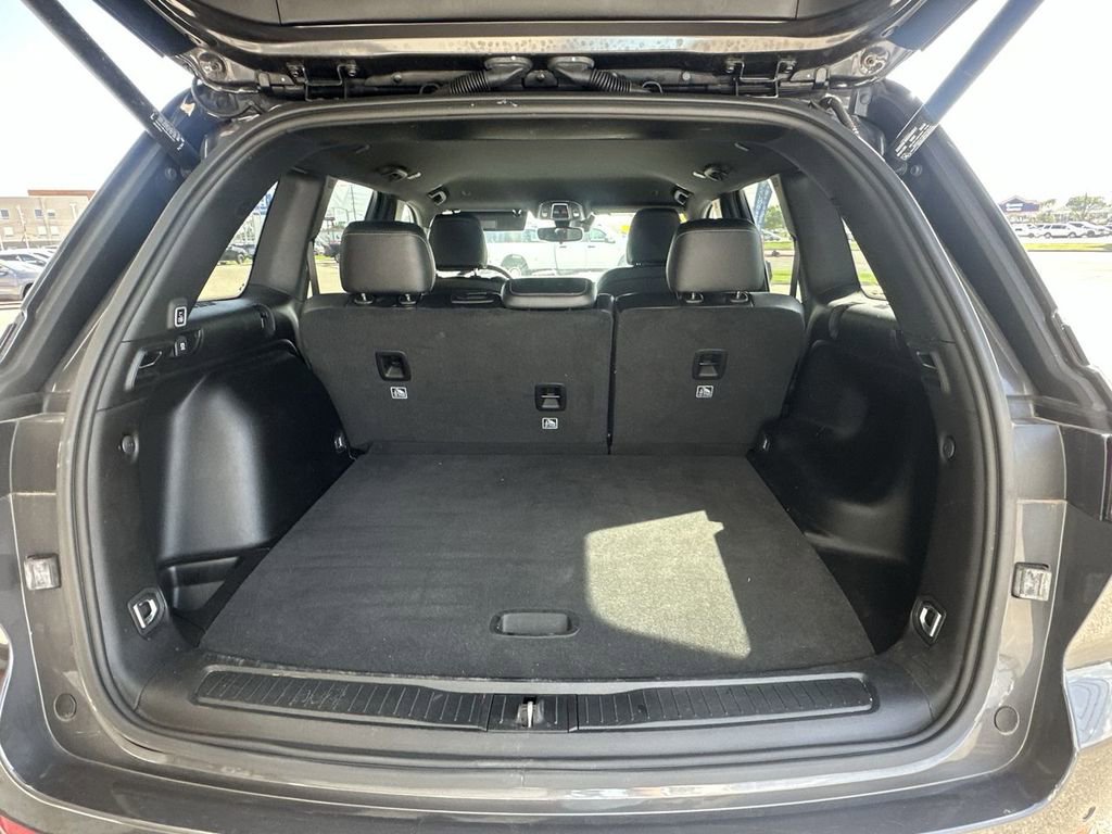Used 2024 Jeep Grand Cherokee Limited image 16