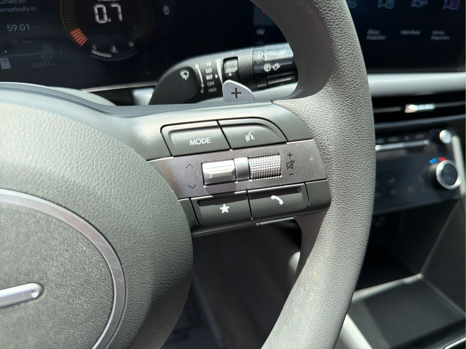 Used 2024 Hyundai Sonata SEL FWD image 16