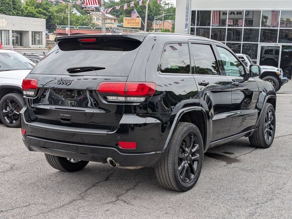 Used 2022 Jeep Grand Cherokee Laredo X AWD/4WD image 6