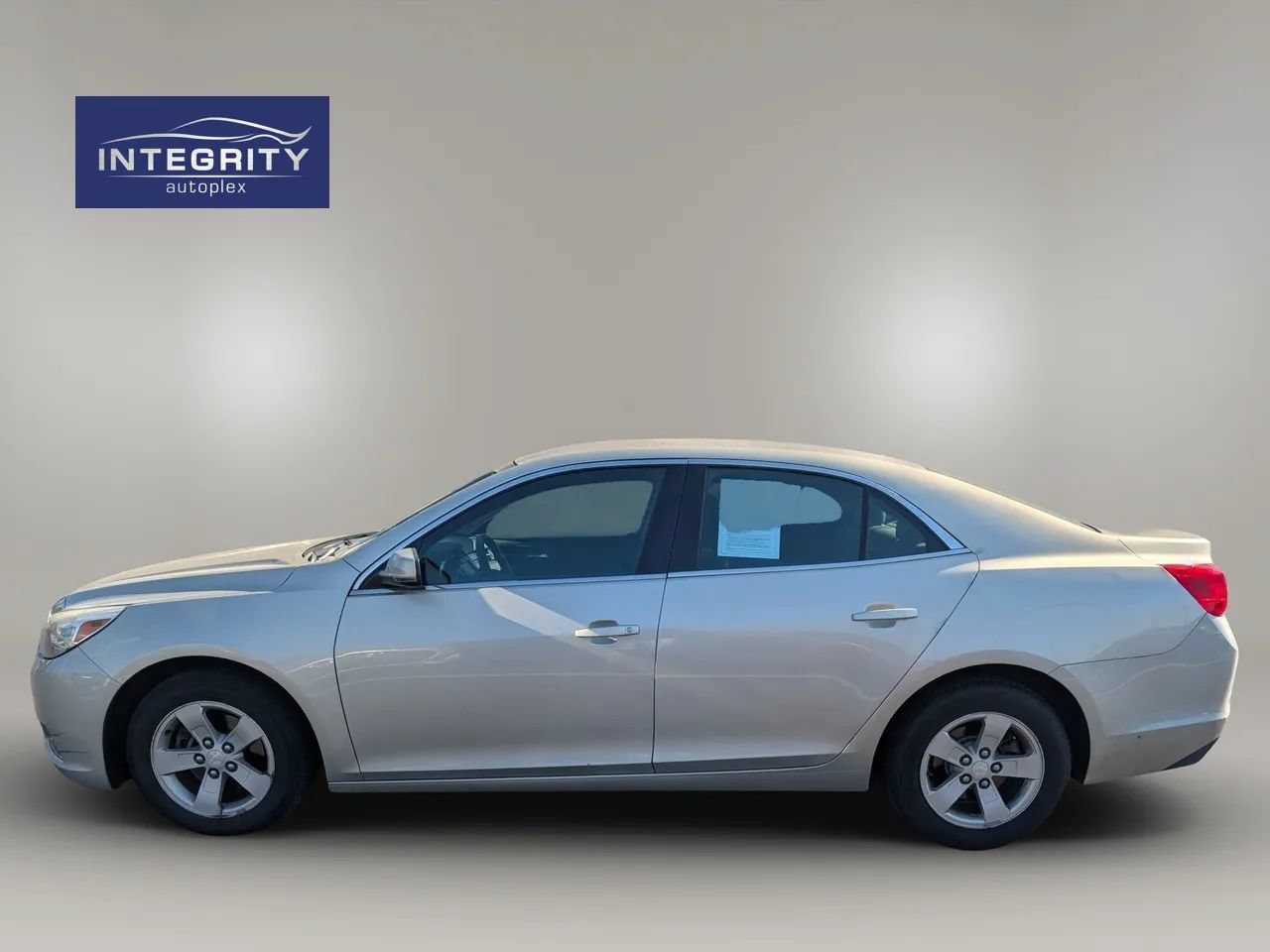 Used 2016 Chevrolet Malibu LT FWD image 3