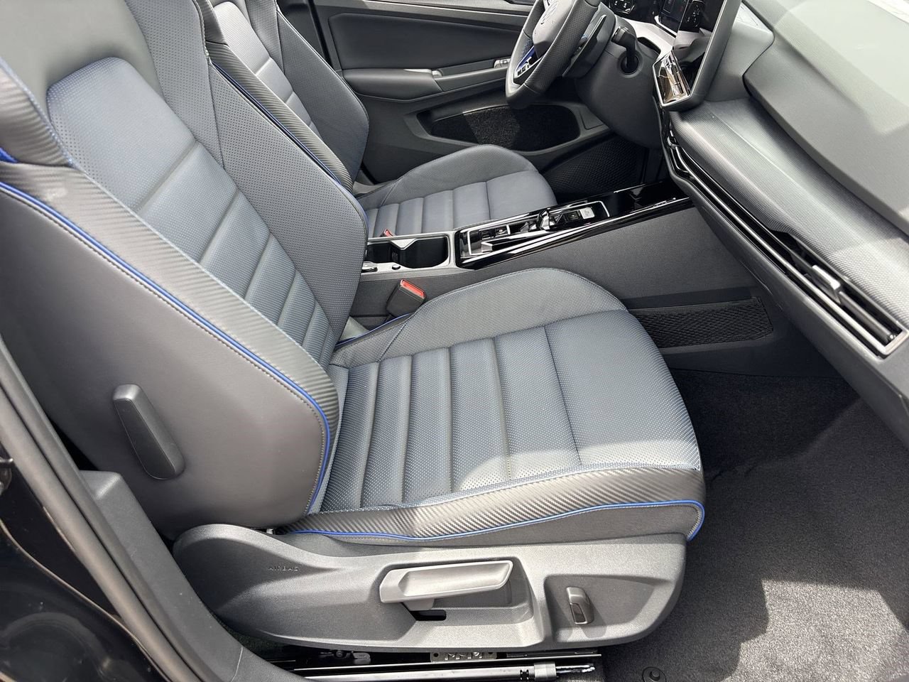New 2026 Volkswagen Golf AWD/4WD image 8
