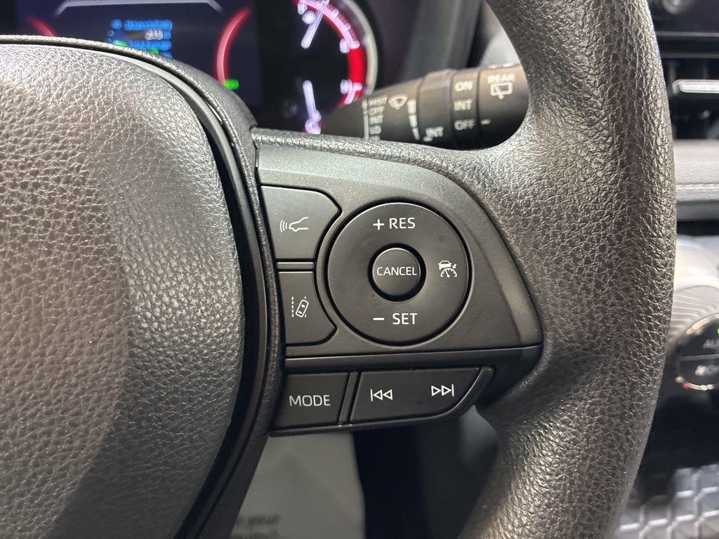Used 2023 Toyota RAV4 XLE AWD/4WD image 30