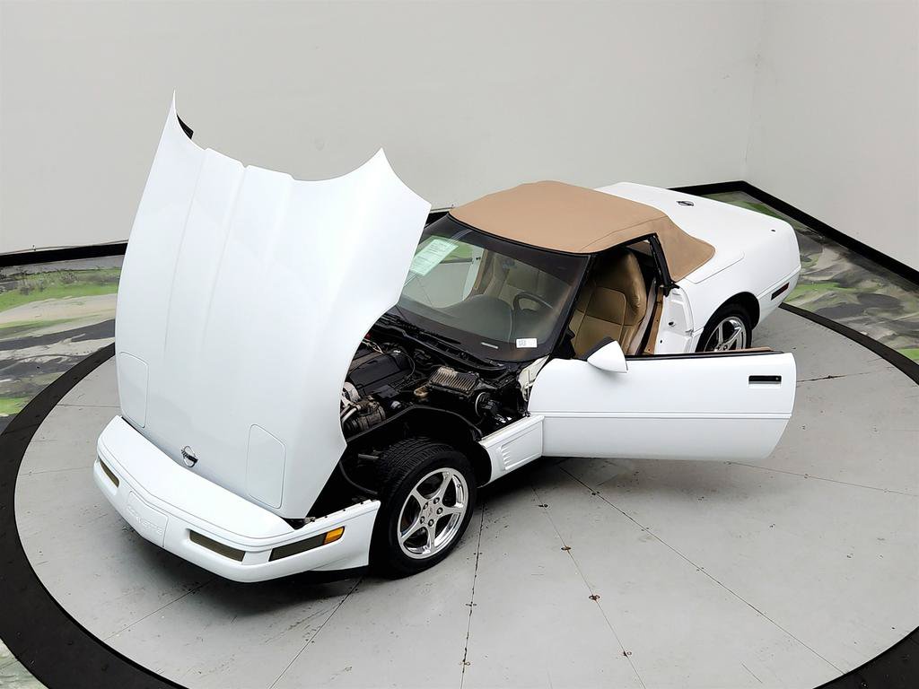 Used 1992 Chevrolet Corvette Convertible RWD image 32