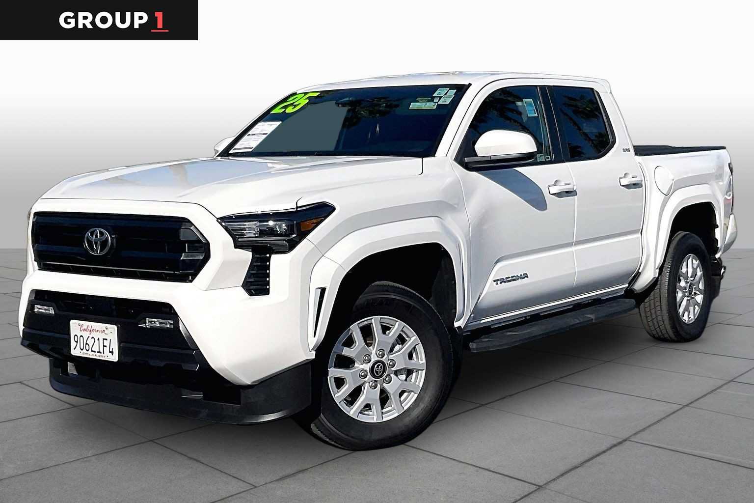 Used 2025 Toyota Tacoma SR5 AWD/4WD image 1