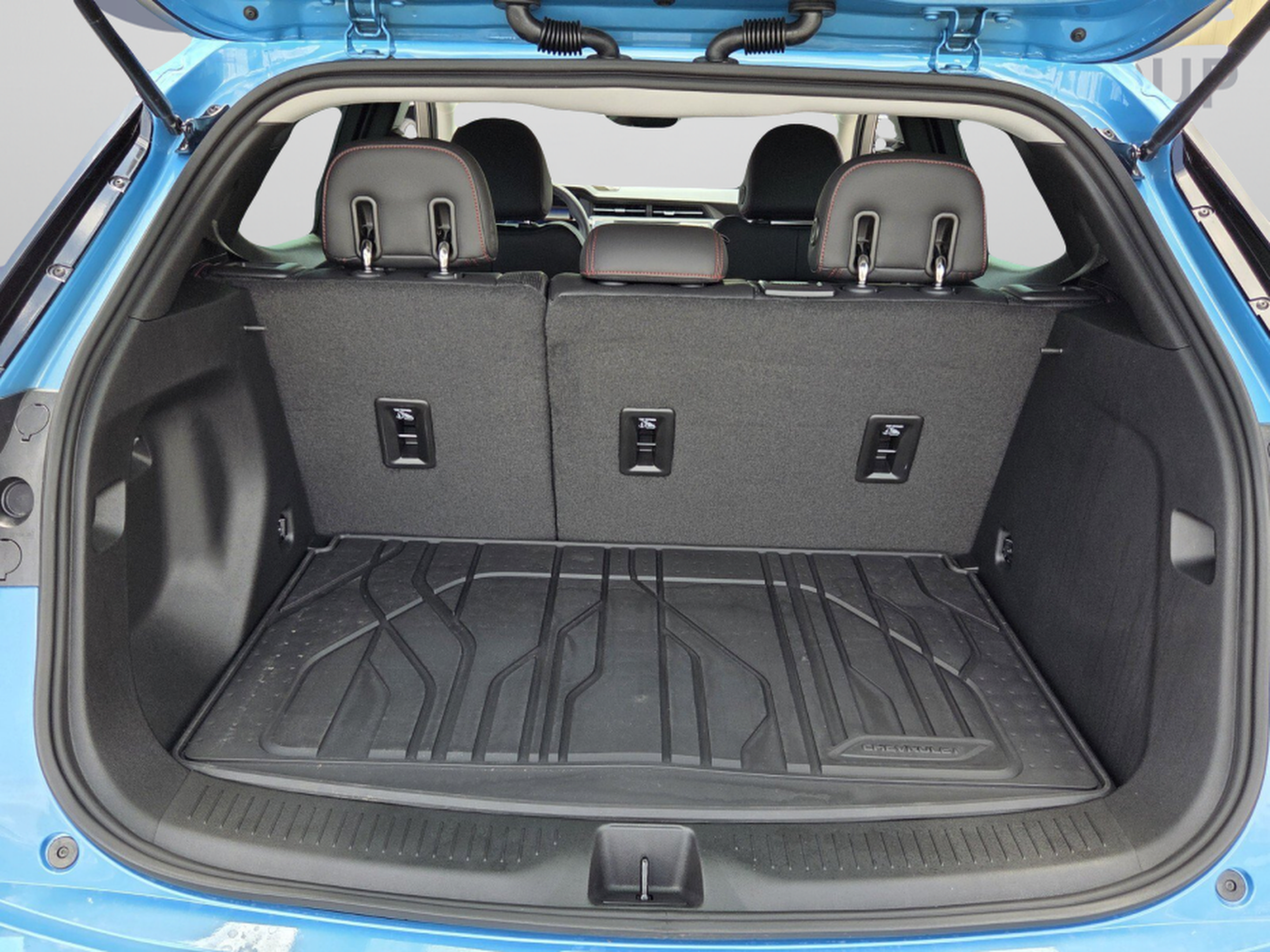 New 2027 Chevrolet Bolt RS w/ Technology Package FWD image 13