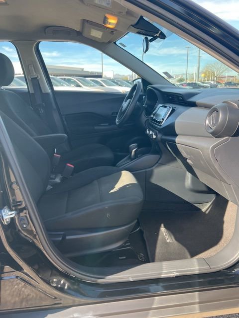 Used 2024 Nissan Kicks S image 29