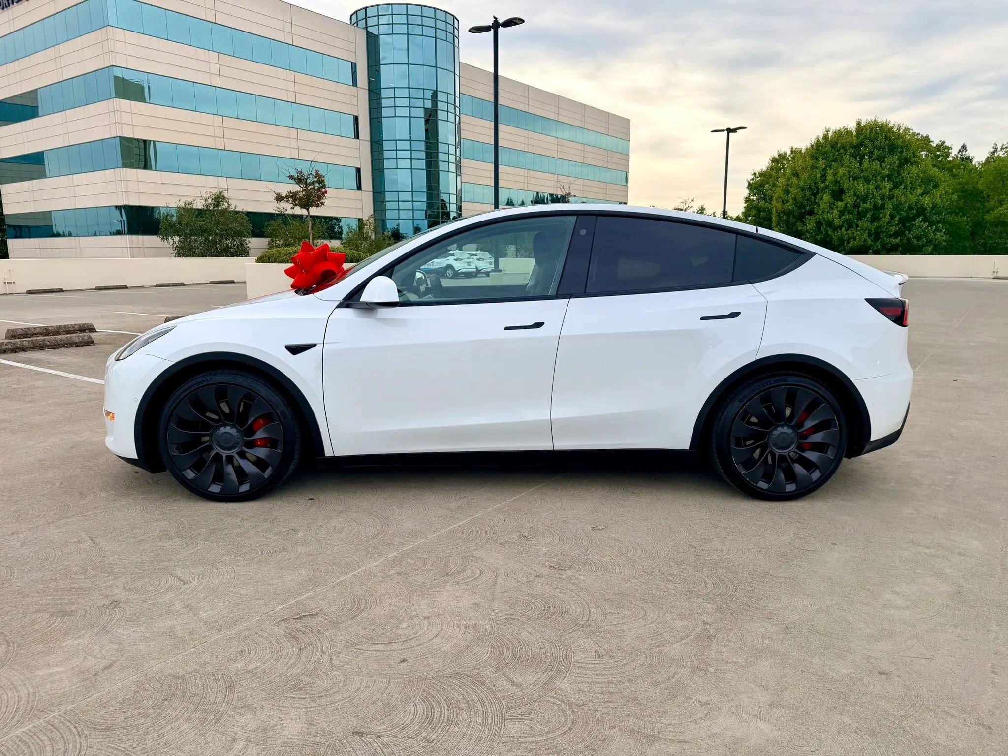 Used 2022 Tesla Model Y Performance AWD/4WD image 11