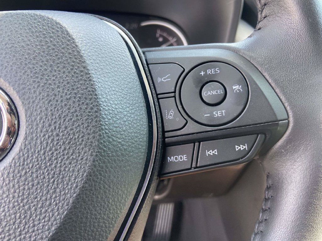 Used 2025 Toyota RAV4 XLE Premium FWD image 34