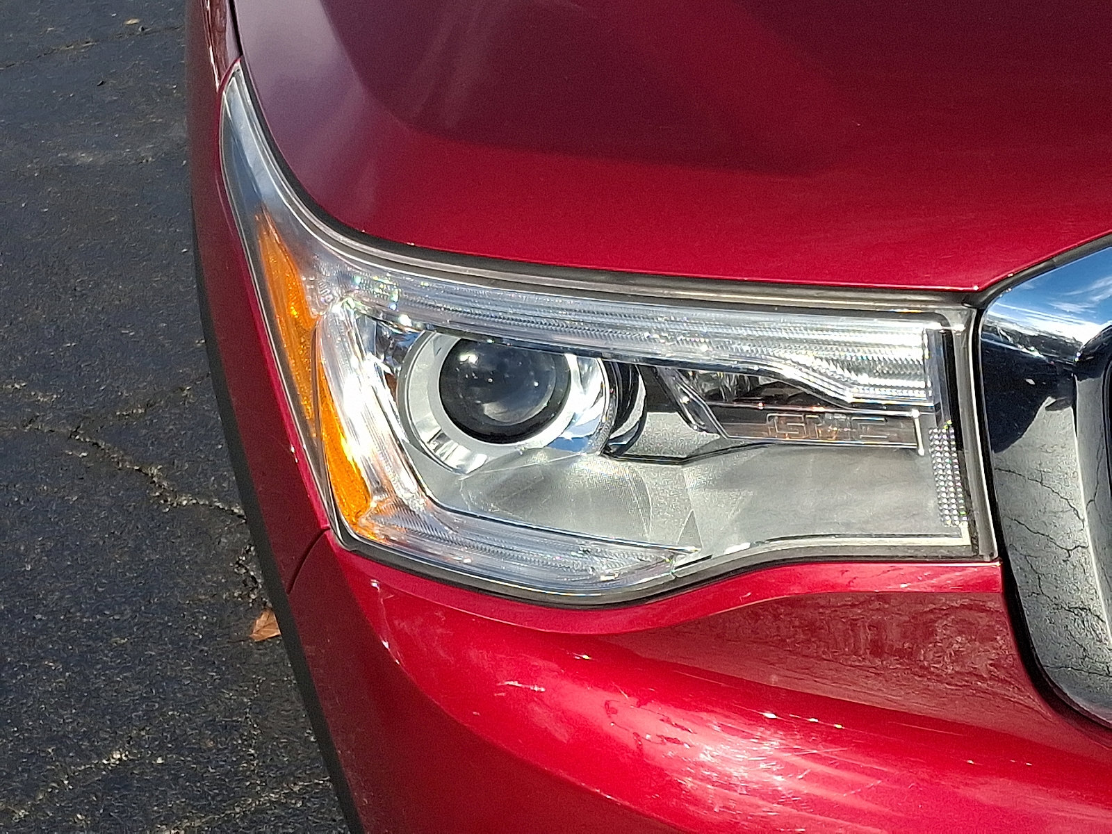 Used 2019 GMC Acadia SLE w/ LPO, Floor Liner Package image 9