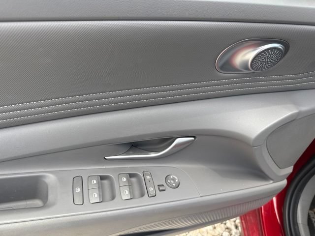 Used 2025 Hyundai Elantra Sport FWD image 12