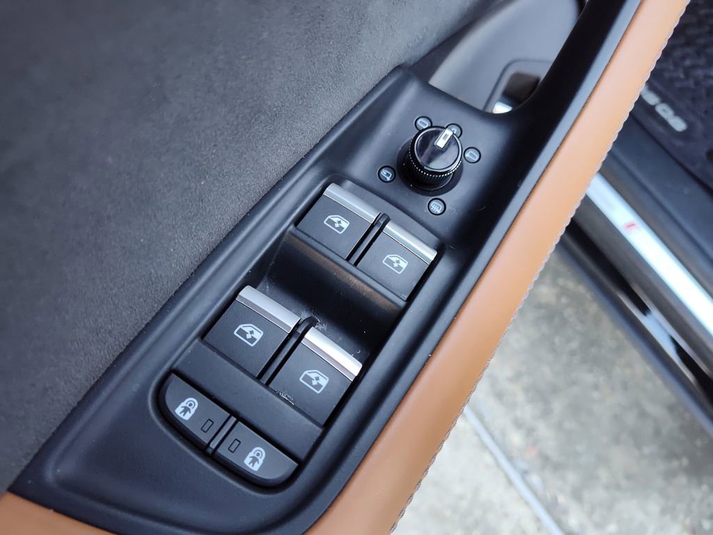 Used 2024 Audi RS Q8 w/ Black Optic Package image 22