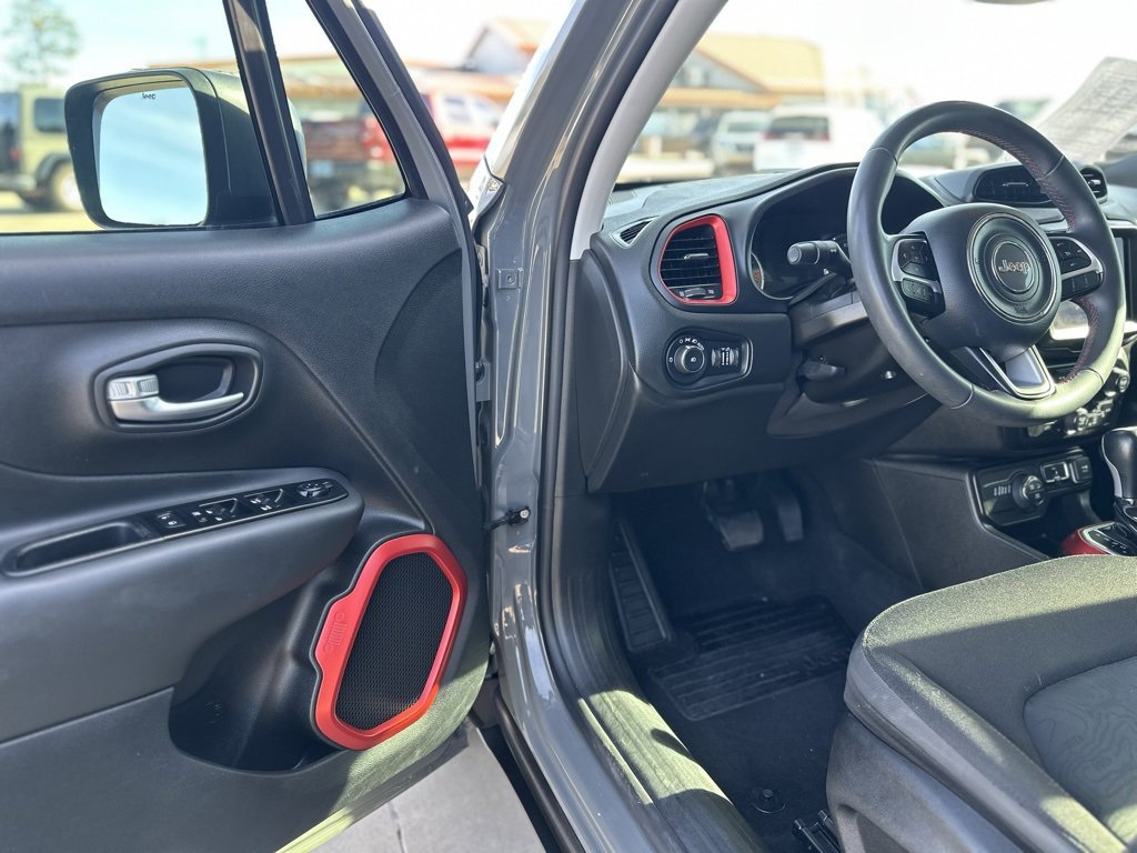 Used 2020 Jeep Renegade Trailhawk w/ UConnect 8.4 Nav Group image 13