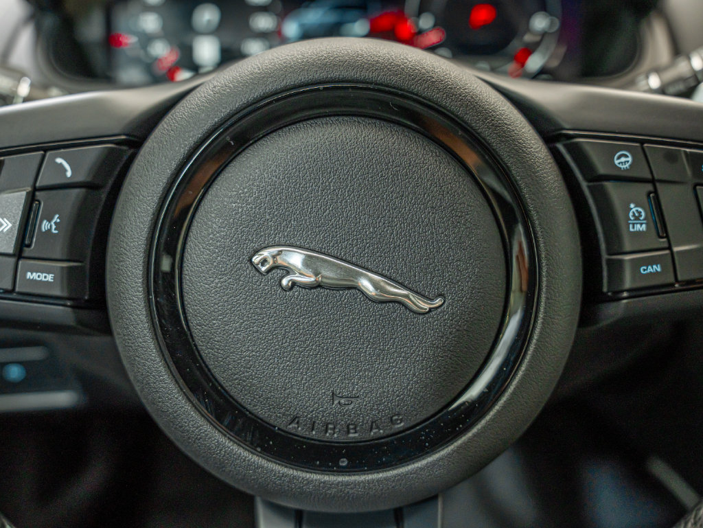 Used 2024 Jaguar F-TYPE R AWD/4WD image 30