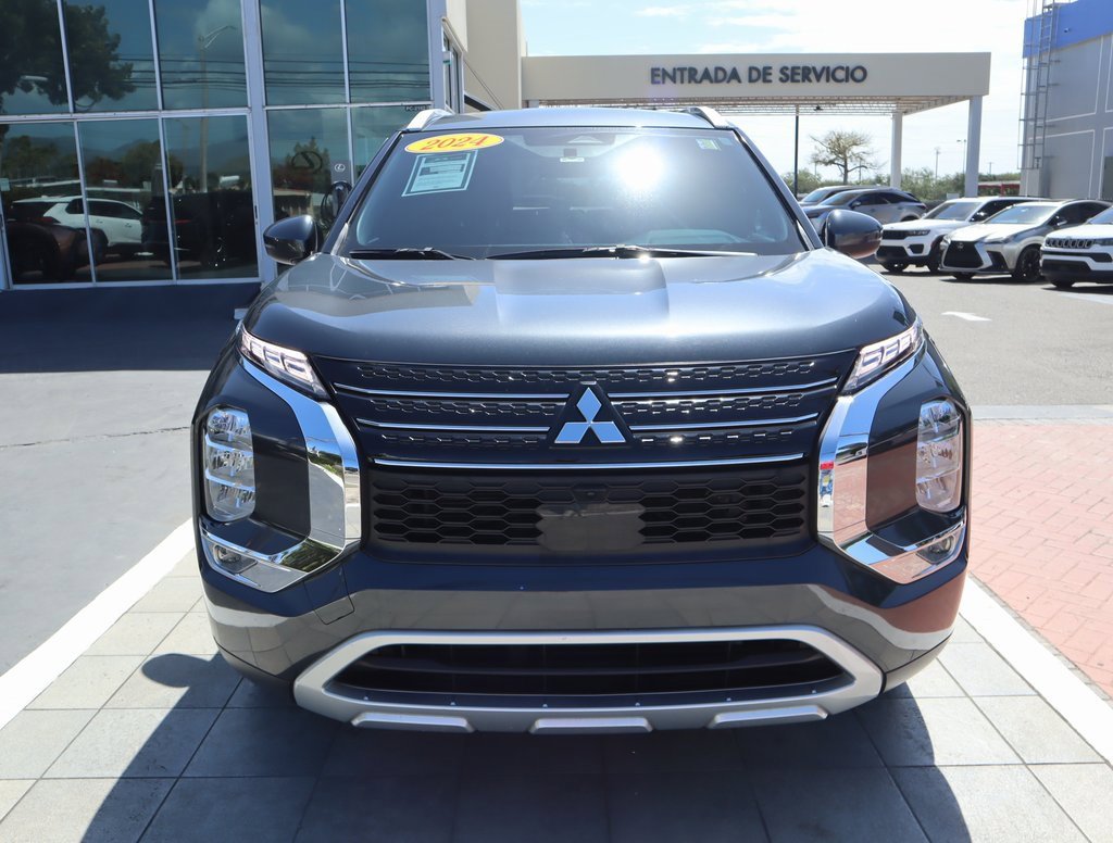 Used 2024 Mitsubishi Outlander SE Black Edition image 2
