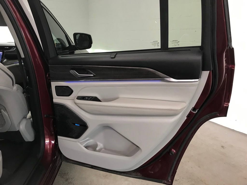 Used 2021 Jeep Grand Cherokee L Overland w/ Luxury Tech Group IV image 38