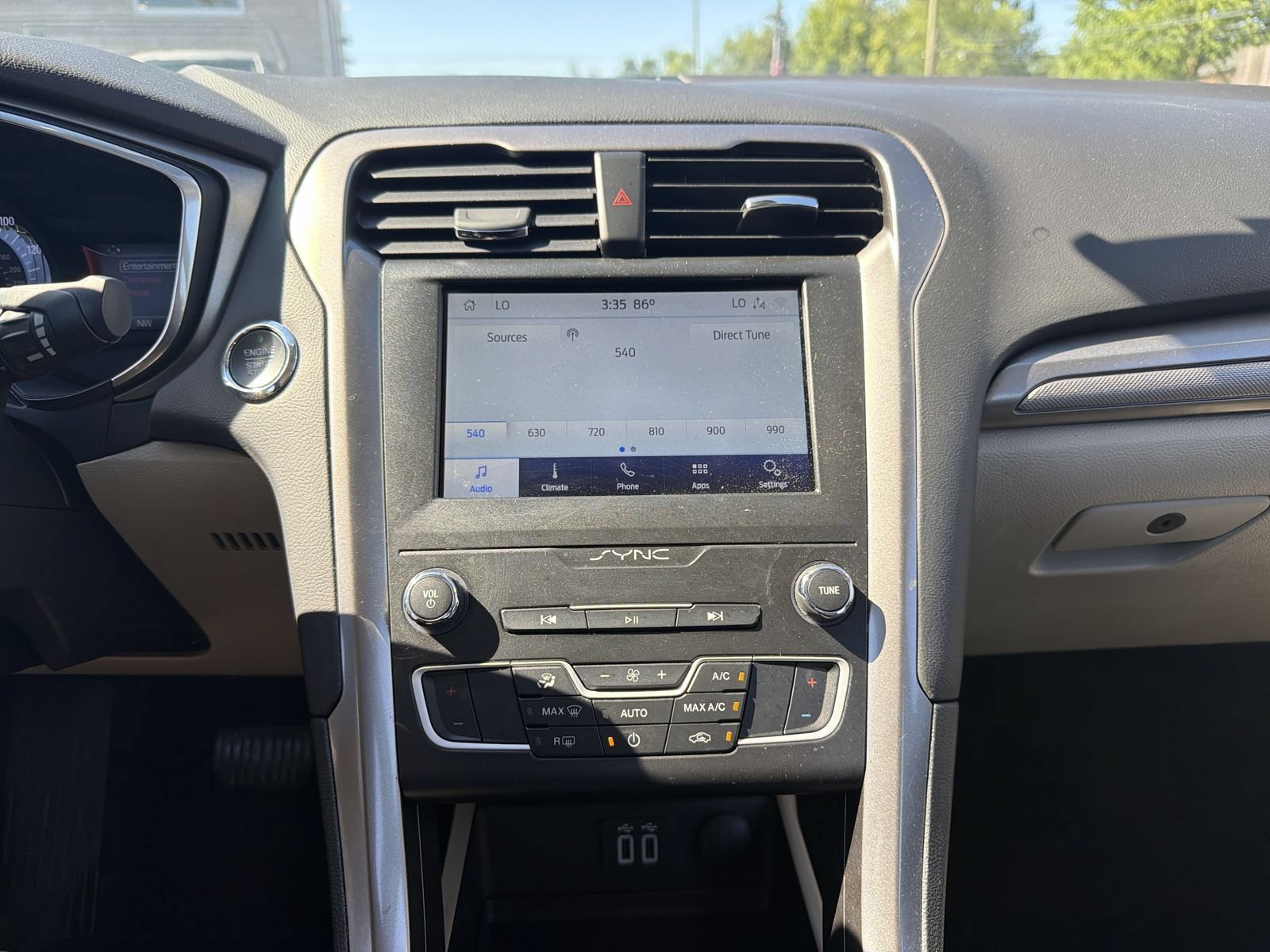 Used 2020 Ford Fusion SE FWD image 30
