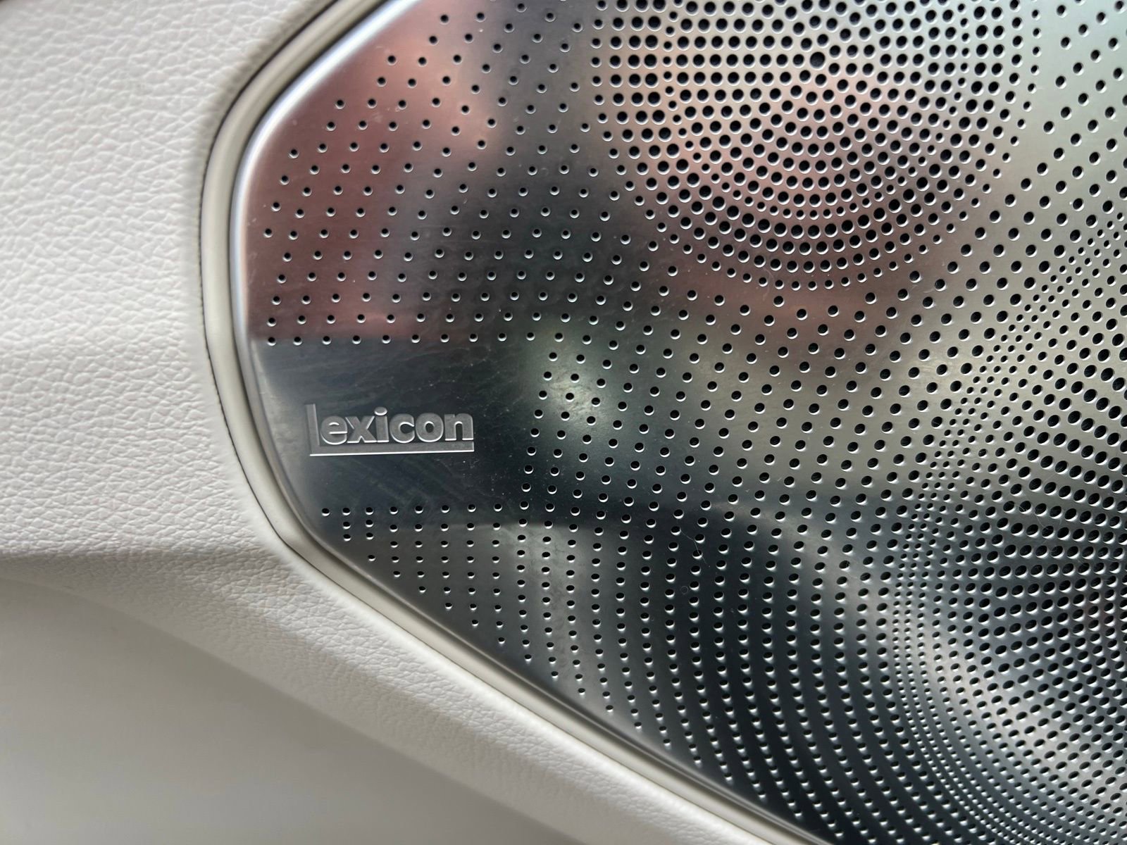 Used 2019 Genesis G90 5.0 Ultimate image 25