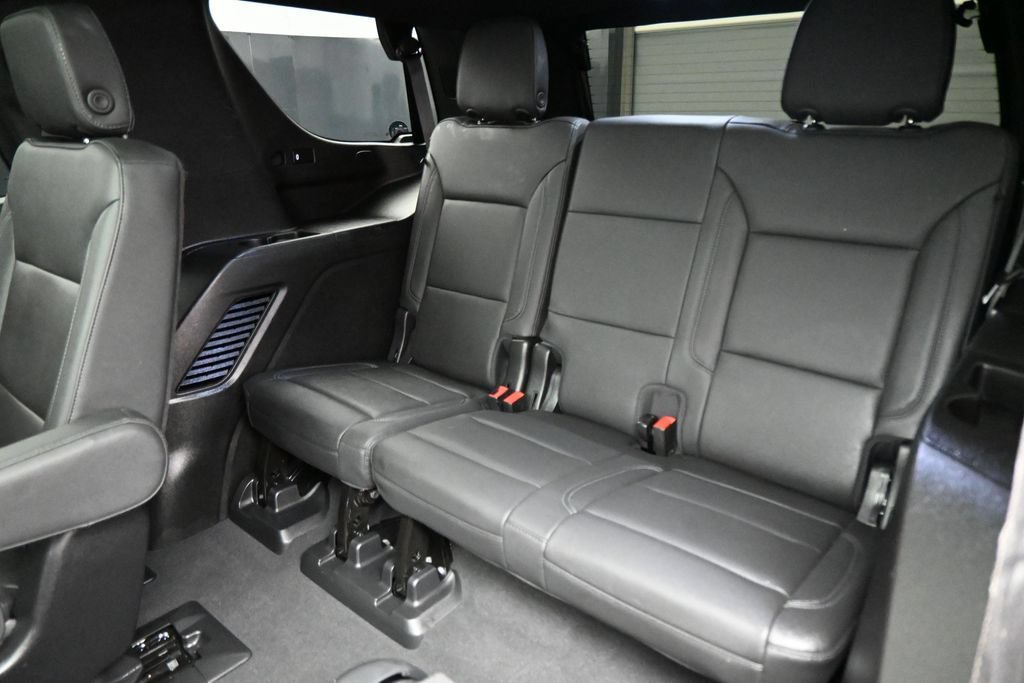 Used 2022 Chevrolet Tahoe Z71 w/ Luxury Package AWD/4WD image 28