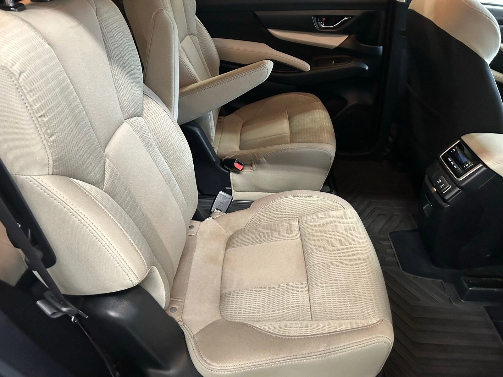 Used 2022 Subaru Ascent Premium w/ Convenience Package AWD/4WD image 30